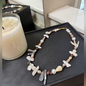 Chic Pearl and Bead Necklace